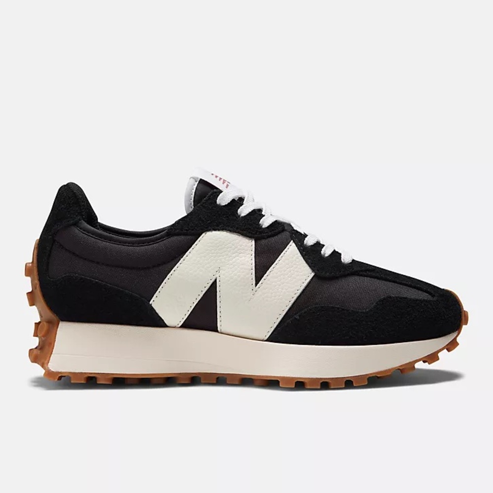 Black new balance 327 size 8